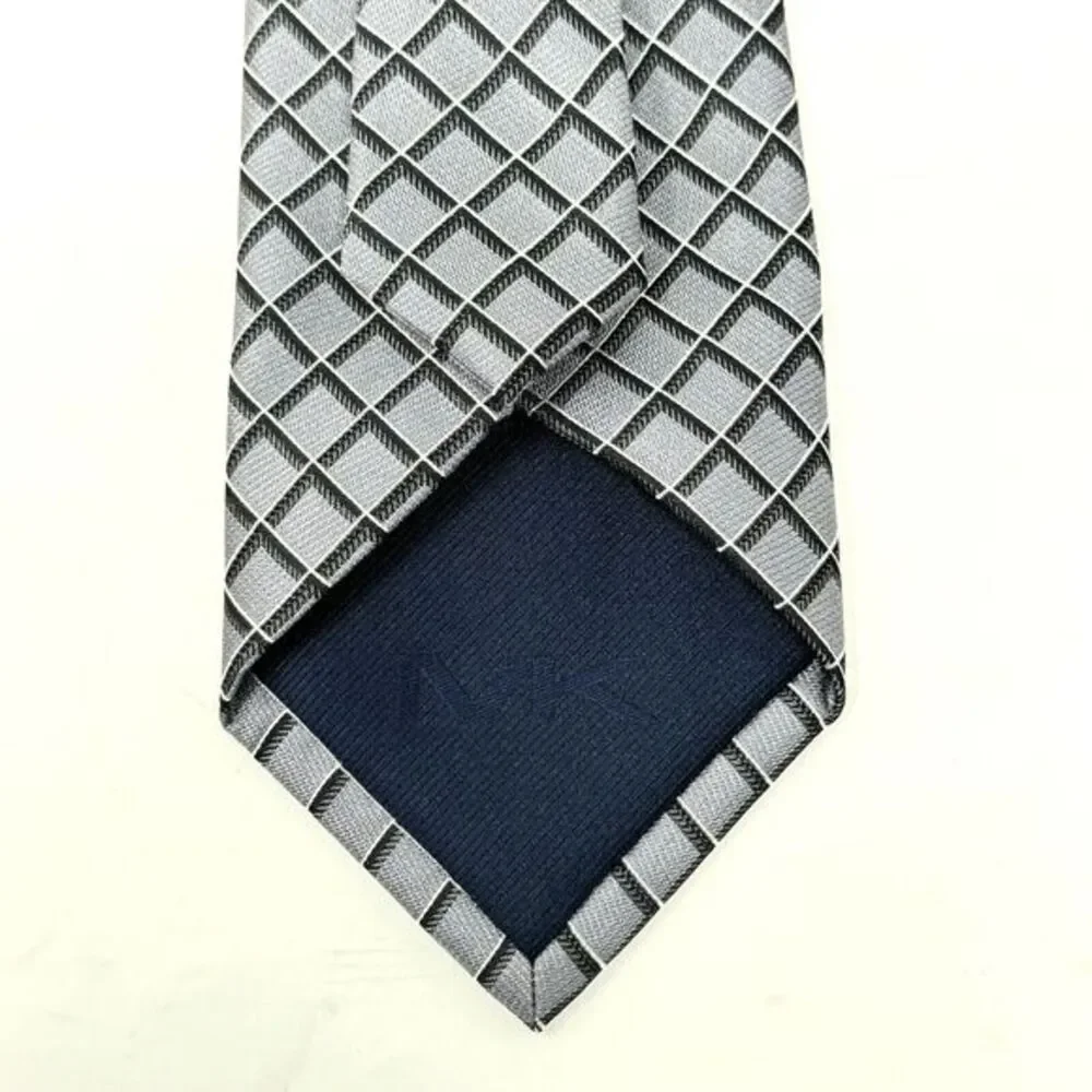 Michael Kors Men's Grey Silk 3D Square Pattern‎ Excellent Condition